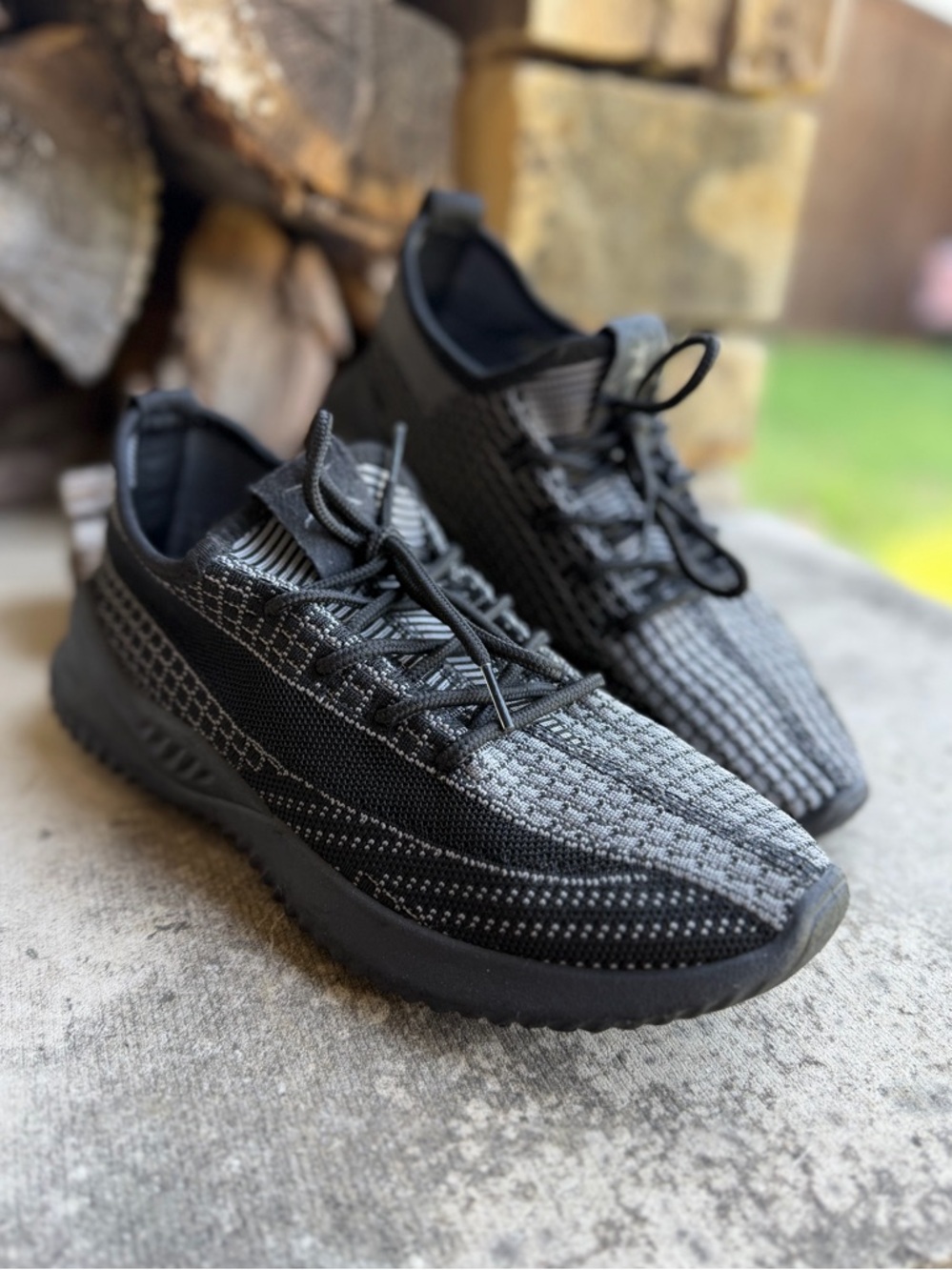 Danskin Ecstatic Women's Stretchy Knit Lace-Up Sneakers - Black & Gray Sz-8.5. L